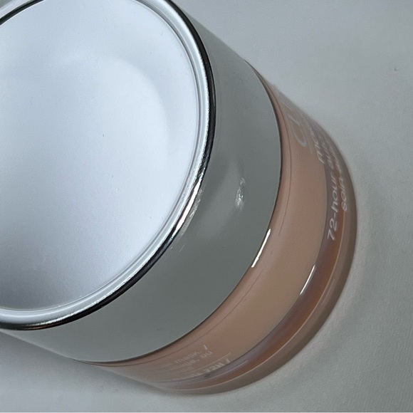 CLINIQUE Moisture Surge 72 hour auto replenishing hydrator - Picture 4 of 6